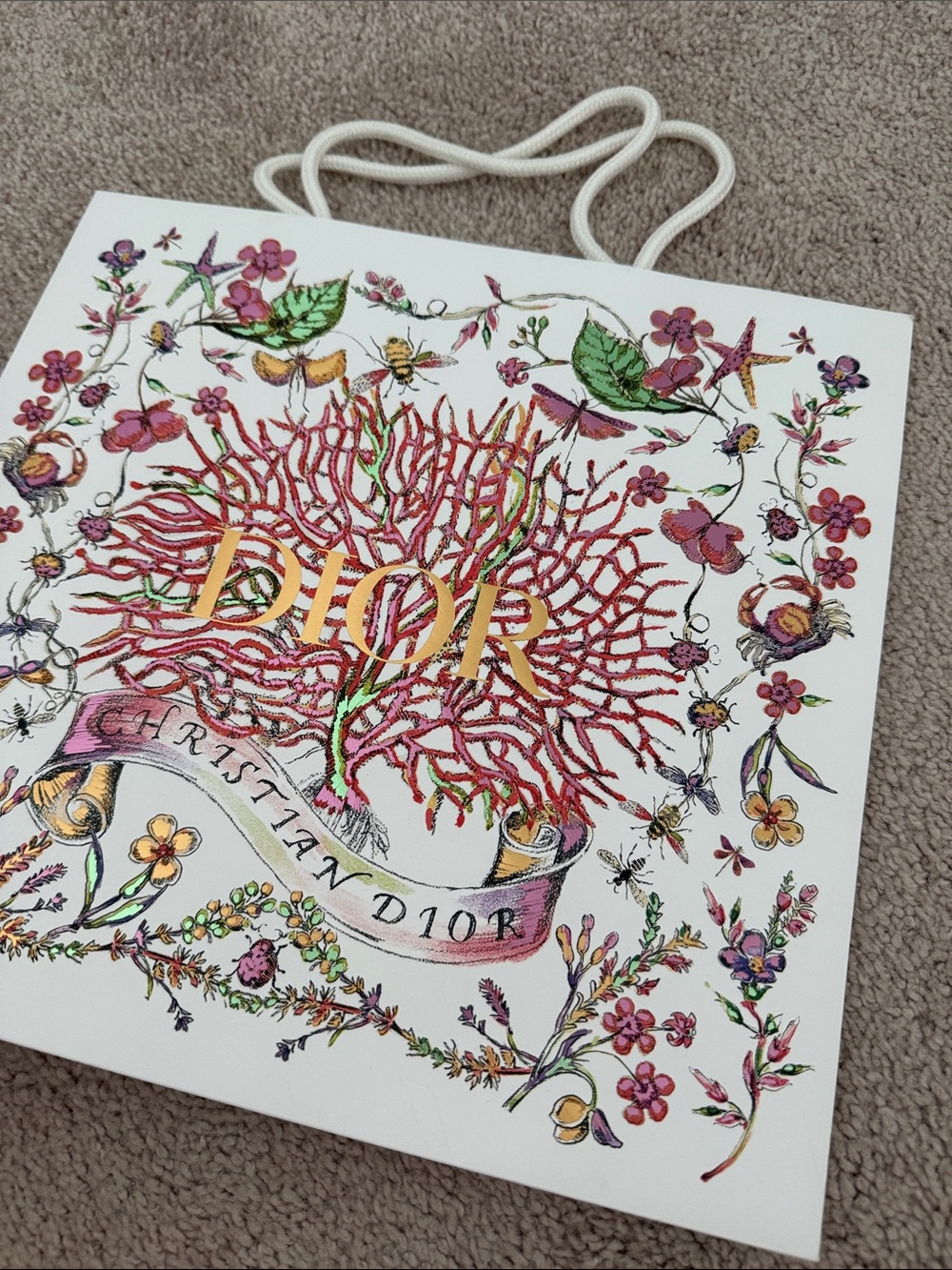 Dior White Floral Holiday Gift Bag with Gold Logo - Picture 4 of 4